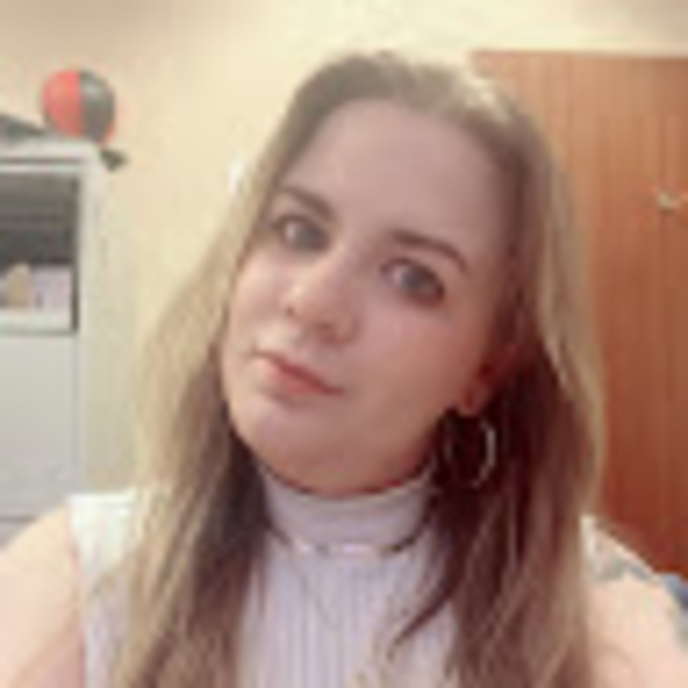 Meet your Posher, Caitlin